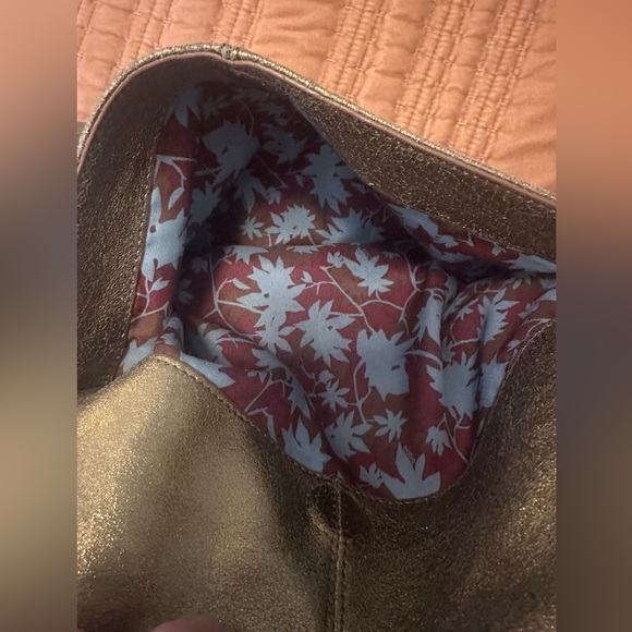 EUC Hobo Purse - Picture 5 of 5